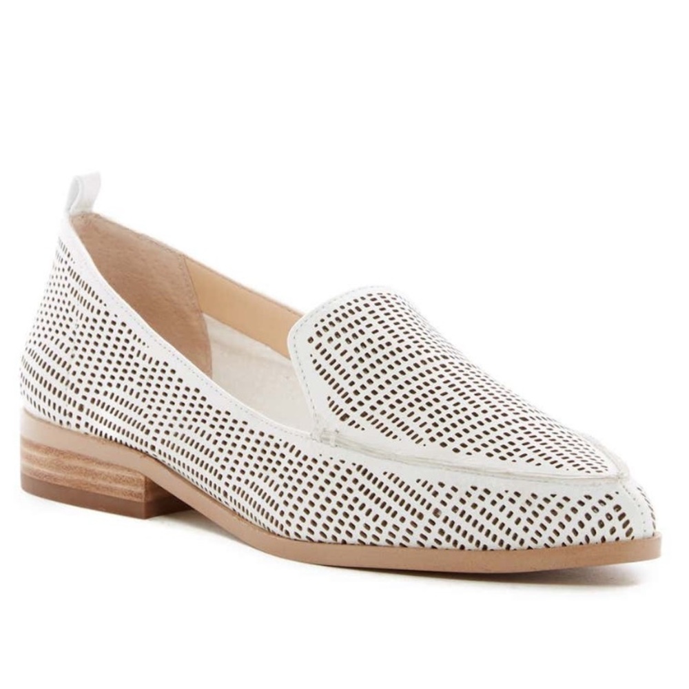 Vince Camuto Flat